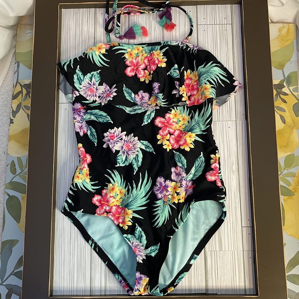 🔥 SALE  Girl’s One Piece Black Floral Bathing Suit | Size 10